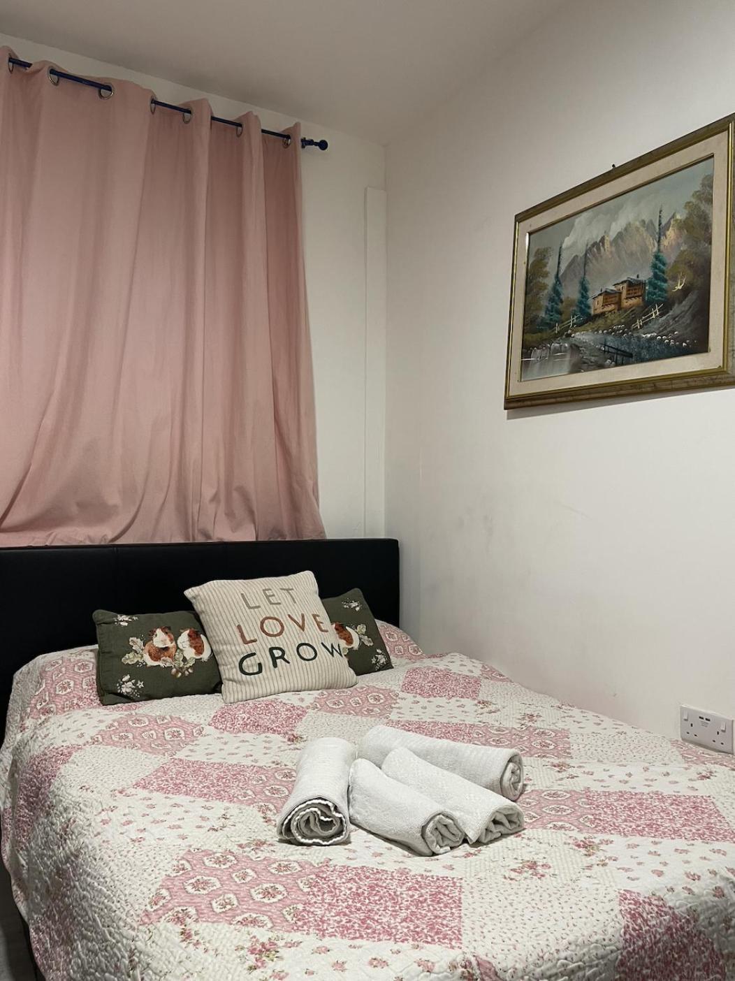 Homey Flat In Heart Of Appartamento Londra
